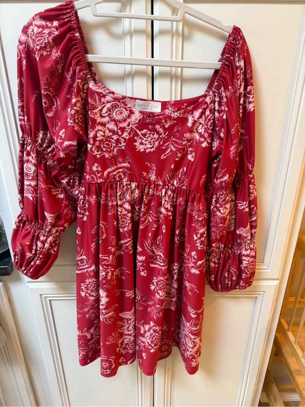 Smith & Quinn Women’s Red Floral Puff-Sleeve Dress